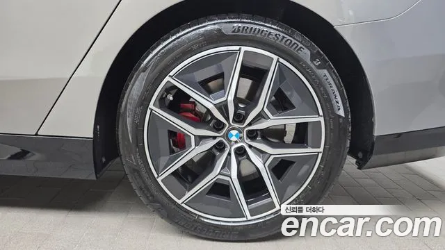 BMW 5 Series G60 — Фото автомобиля 6