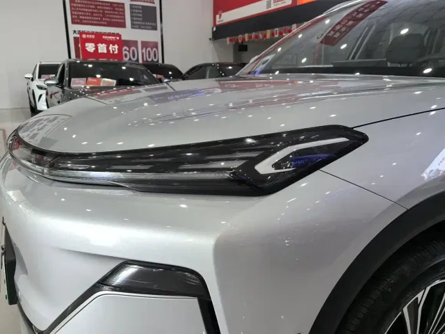 Geely Galaxy Starship 7 EM-i — Фото автомобиля 10