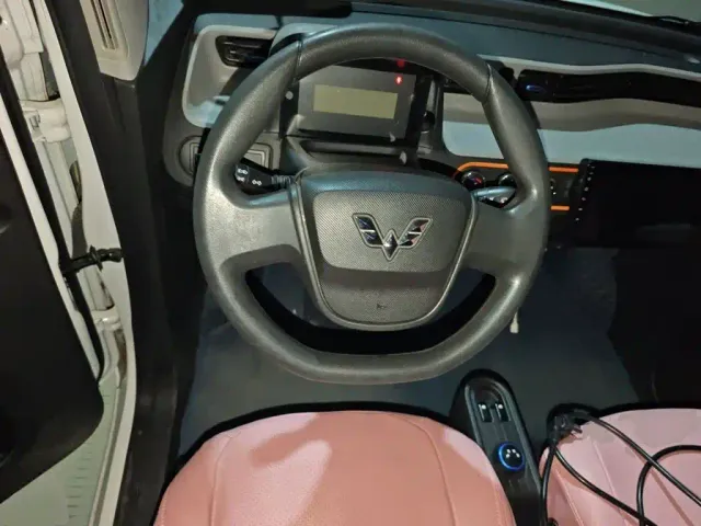 Wuling Hongguang Mini EV — Фото автомобиля 6
