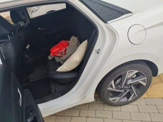 Hyundai Elantra — Фото автомобиля 13