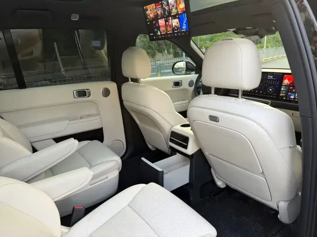 Li Auto L9 — Фото автомобиля 14