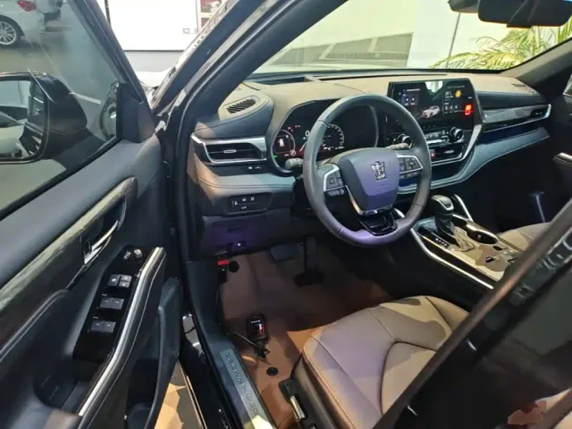 Toyota Crown Kluger — Фото автомобиля 15