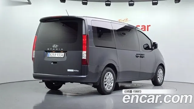 Hyundai Staria Staria Карго 5 мест — Фото автомобиля 2