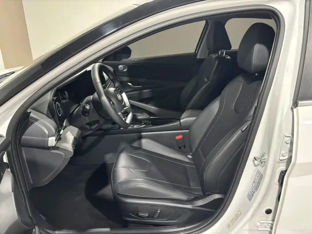 Hyundai Elantra — Фото автомобиля 7