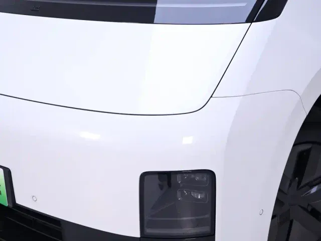 Li Auto MEGA — Фото автомобиля 4