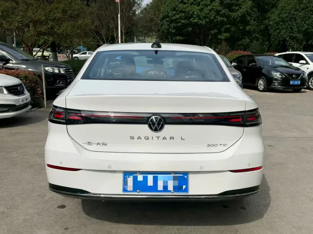 Volkswagen Sagitar — Фото автомобиля 5