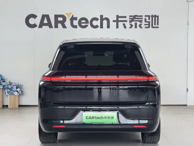Li Auto L8 — Фото автомобиля 6