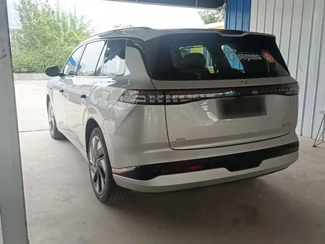 Dongfeng eπ 008 — Фото автомобиля 4