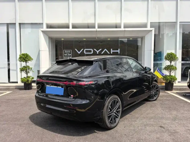 Voyah Zhiyin — Фото автомобиля 7
