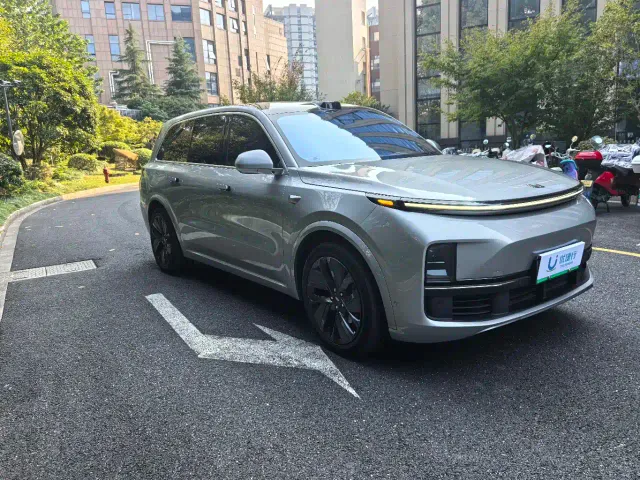 Li Auto L9 — Фото автомобиля 3