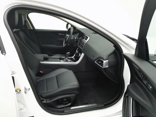 Jaguar XEL — Фото автомобиля 23