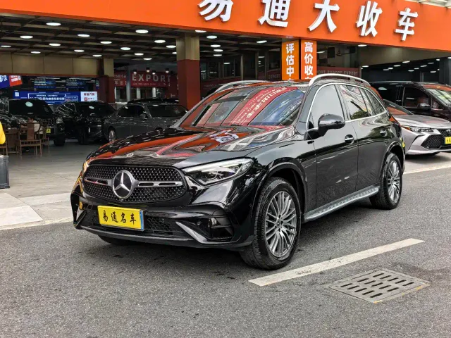 Фотография автомобиля — Mercedes-Benz GLC-Class