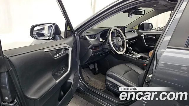 Toyota RAV4 — Фото автомобиля 9