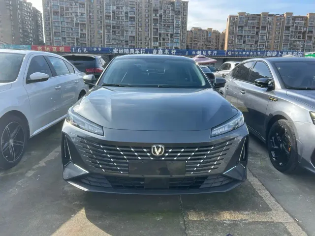 Changan Eado — Фото автомобиля 3