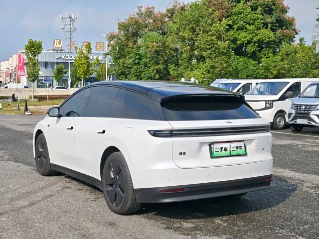 Li Auto i6 — Фото автомобиля 6