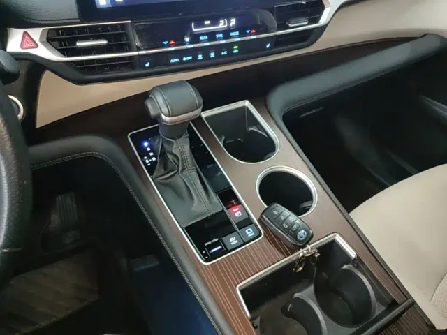 Toyota Toyota Sienna 2021 2.5L Hybrid Luxury Welfare Edition — Фото автомобиля 13