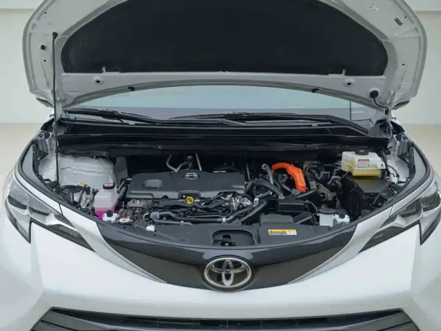 Toyota Sienna — Фото автомобиля 6