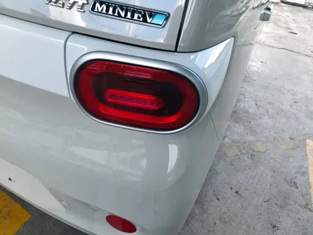 Wuling Hongguang Mini EV — Фото автомобиля 7