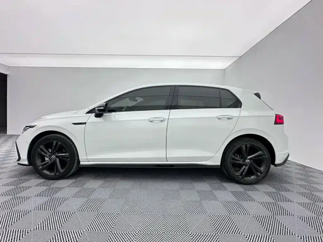 Volkswagen Golf — Фото автомобиля 8