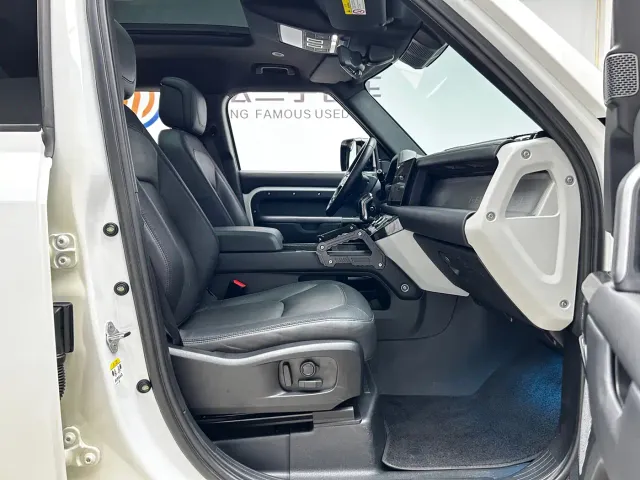 Land Rover Defender — Фото автомобиля 21