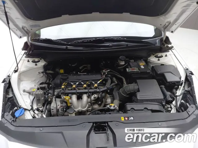 Hyundai AVANTE Avante (CN7) 1.6 LPi (Для проката) — Фото автомобиля 6