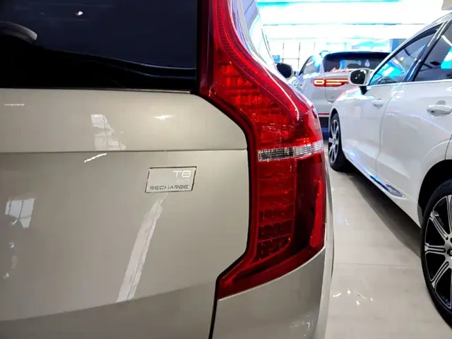 Volvo XC90 — Фото автомобиля 7