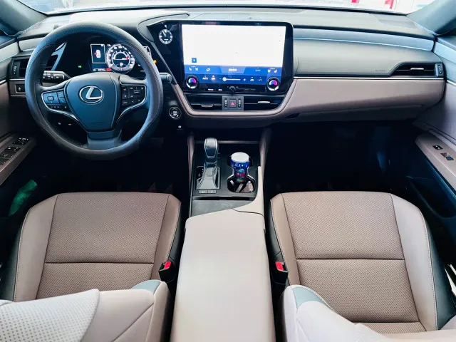 Lexus ES — Фото автомобиля 17