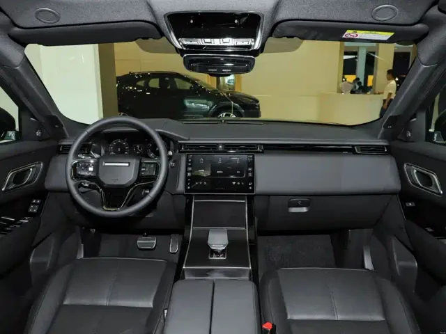 Land Rover Range Rover Velar 2026 Model 250PS Dynamic SE — Фото автомобиля 4