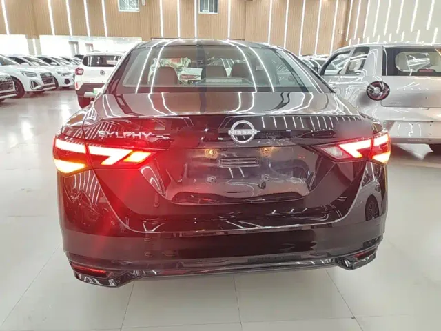 Nissan Sylphy — Фото автомобиля 5