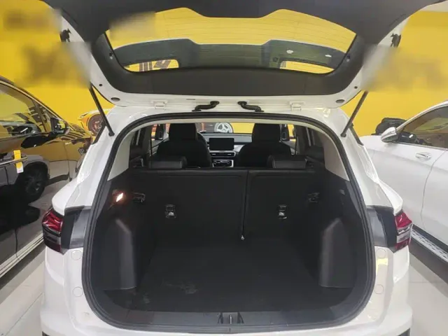 Geely Binyue — Фото автомобиля 18