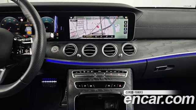 Mercedes-Benz E-Class — Фото автомобиля 13