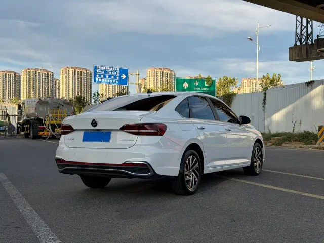 Volkswagen Lavida — Фото автомобиля 8