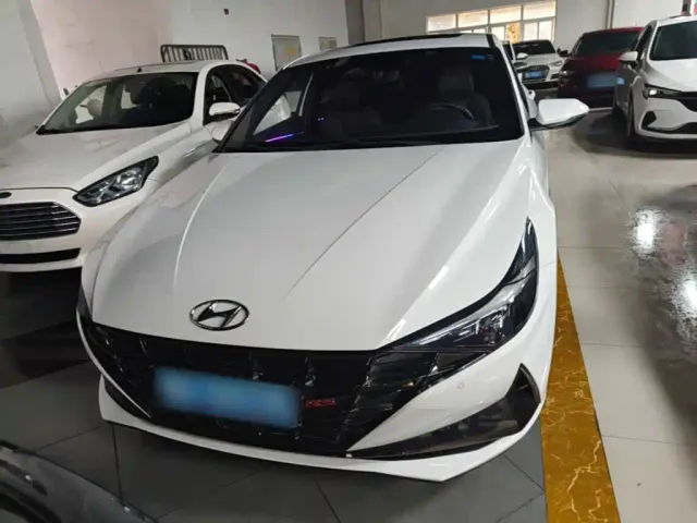 Hyundai Elantra — Фото автомобиля 2
