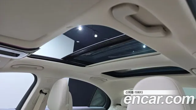 Mercedes-Benz E-Class — Фото автомобиля 16