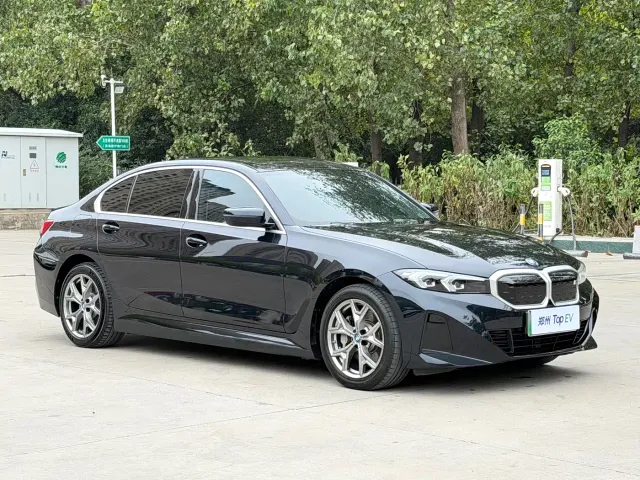 BMW BMW i3 2022 eDrive 35 L — Фото автомобиля 3