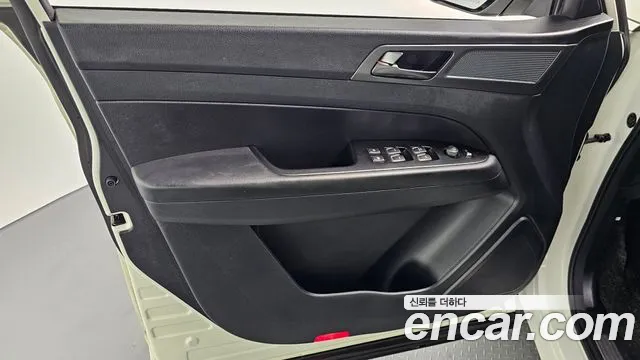 KG_Mobility_Ssangyong Rexton Новый Rexton Sport Khan Дизель 2.2 4WD — Фото автомобиля 24