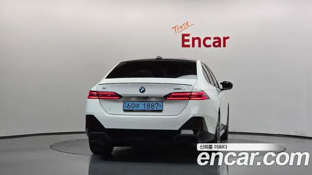 BMW i5 G60 — Фото автомобиля 4