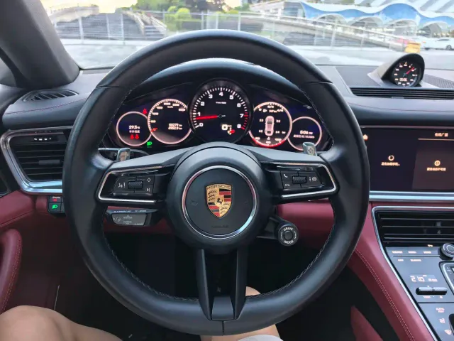Porsche Panamera — Фото автомобиля 16