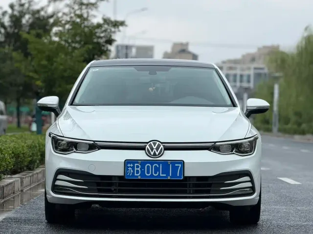 Volkswagen Golf — Фото автомобиля 2