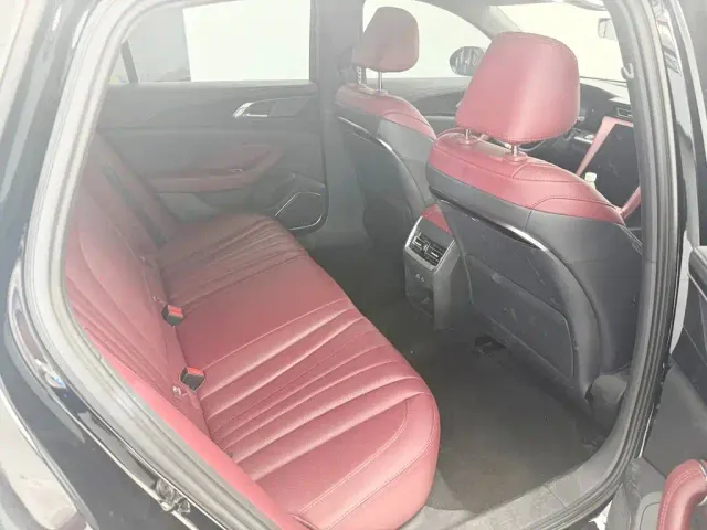 Hongqi H5 — Фото автомобиля 6