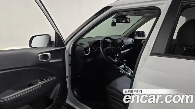 Hyundai Venue — Фото автомобиля 15