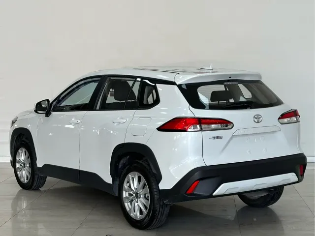 Toyota Corolla Cross — Фото автомобиля 4