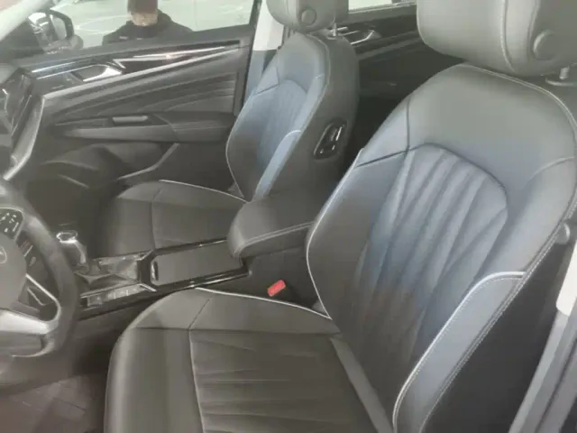 Volkswagen Passat — Фото автомобиля 14