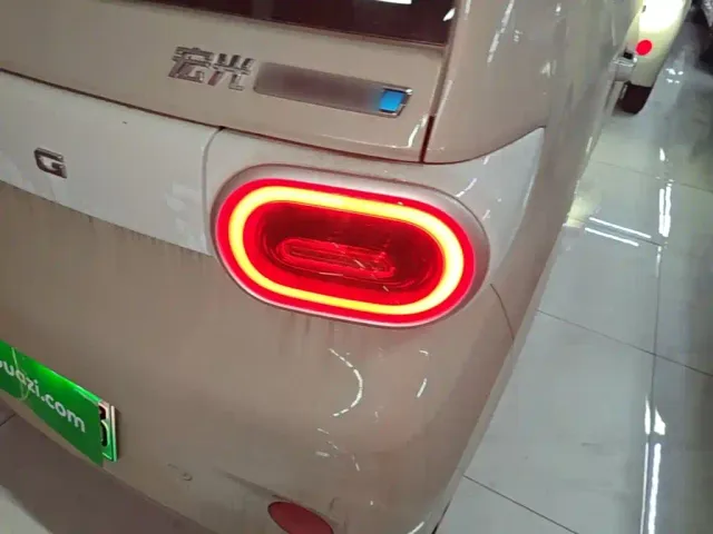 Wuling Hongguang Mini EV — Фото автомобиля 7