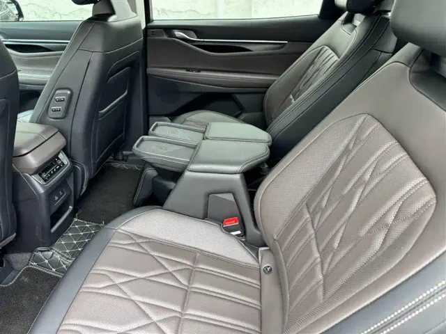 Ford Edge — Фото автомобиля 9