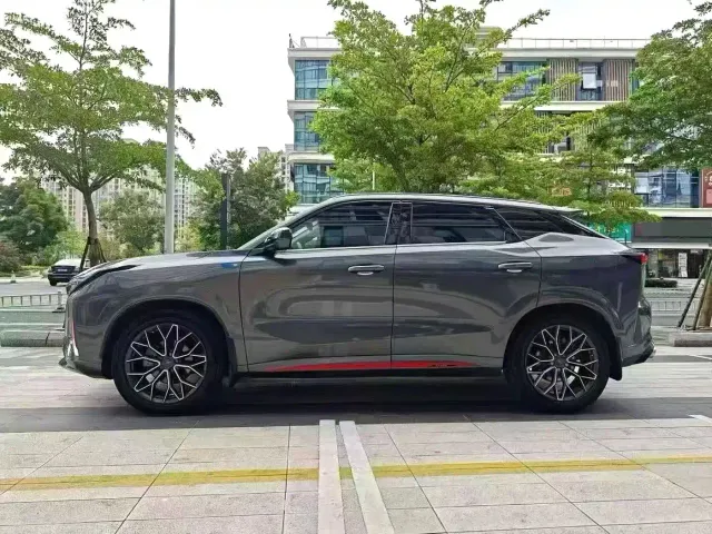 Changan Z6 — Фото автомобиля 5