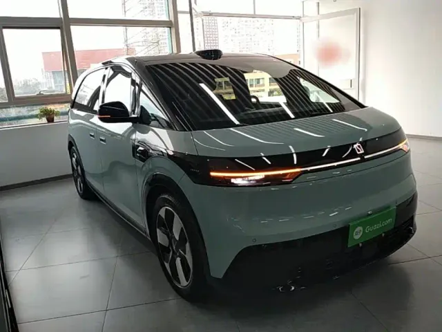 Zeekr Mix — Фото автомобиля 3