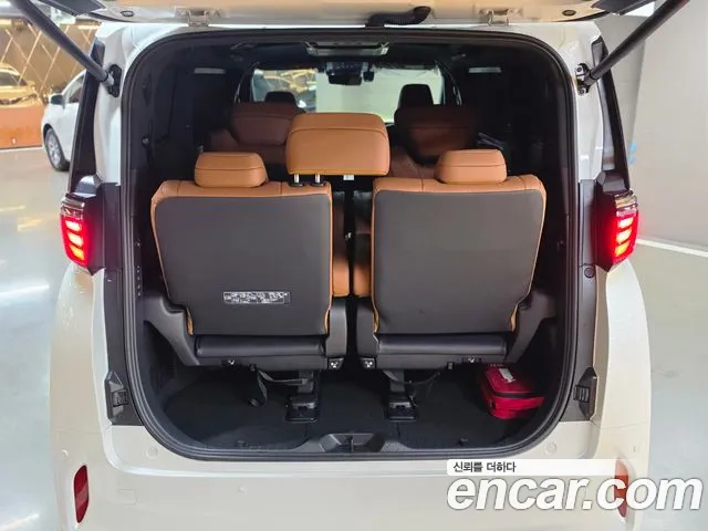 Toyota Alphard — Фото автомобиля 5