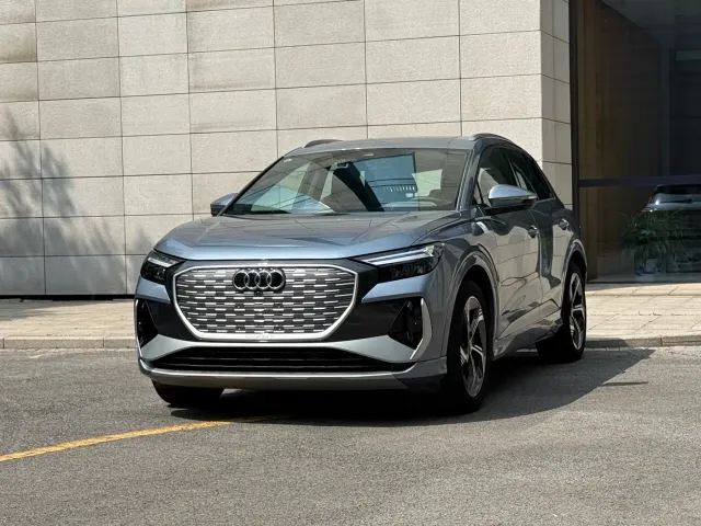 Фотография автомобиля — Audi Q4 e-tron