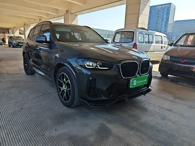 BMW iX3 — Фото автомобиля 3